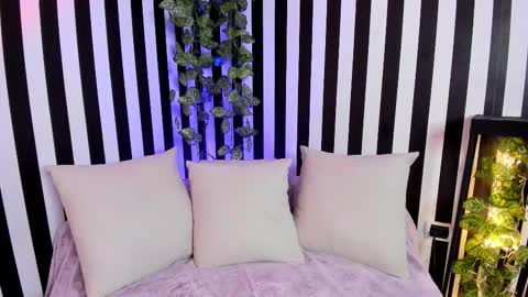 Liz  online show from 09-26-25, 12:09