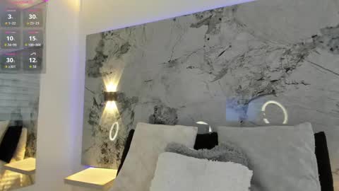 Liz  online show from 11-12-25, 11:54