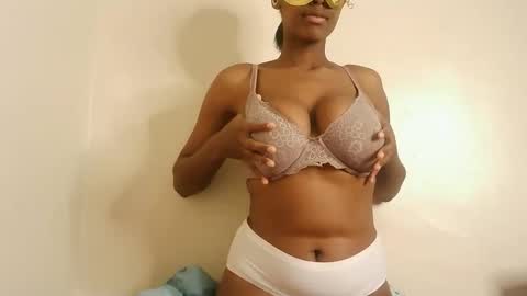 liz_lovie online show from 05-13-26, 06:05