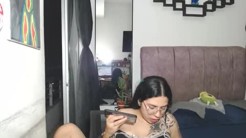 Liza Thurner online show from 09-27-25, 01:54