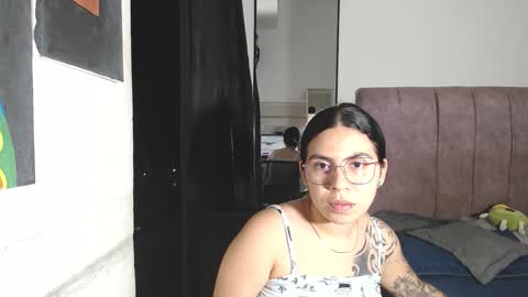 Liza Thurner online show from 10-04-25, 01:03