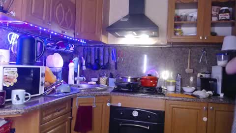 LizaCakes online show from 01-21-25, 02:15