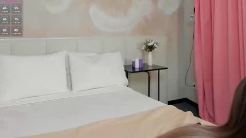 Snapshot of lizaloststar chatting on 10-23-25, 02:11 lizaloststar online show from 10-23-25, 02:11