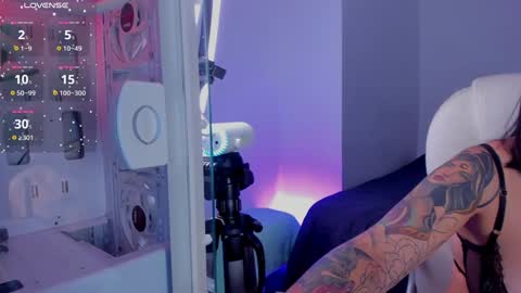 Snapshot of lizasoto chatting on 12-26-24, 02:44 Liza online show from 12-26-24, 02:44