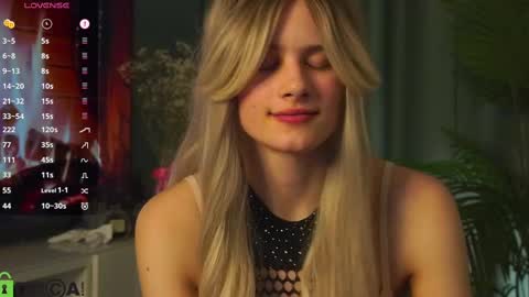 Snapshot of lizbethcoll chatting on 03-07-25, 11:38 Sunnheart online show from 03-07-25, 11:38