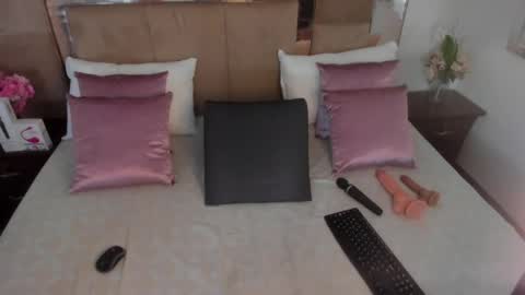 Snapshot of lizbrook chatting on 04-30-26, 08:57 Liz online show from 04-30-26, 08:57