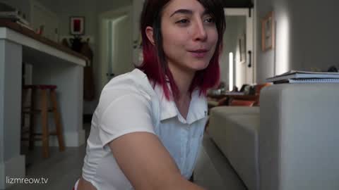 Snapshot of lizmreow chatting on 11-09-25, 07:45 Liselle online show from 11-09-25, 07:45