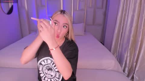 Lizz online show from 09-28-25, 03:45