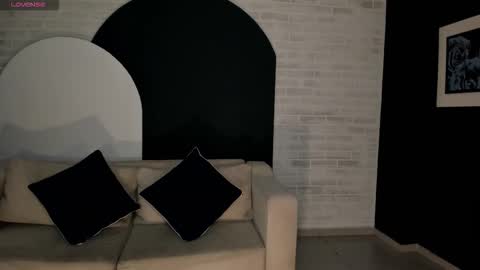 Lizzi  online show from 11-16-25, 01:28