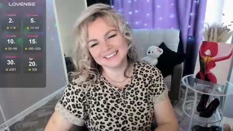 Snapshot of lizzi_789 chatting on 05-09-26, 04:50 Lizzy online show from 05-09-26, 04:50
