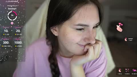 Lizi-Fox online show from 10-10-25, 04:44