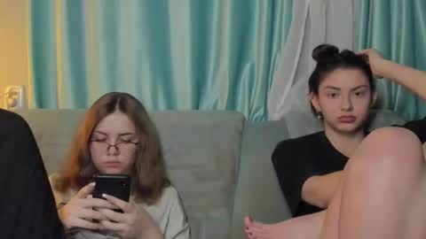 lizzi_muur online show from 12-08-24, 07:54