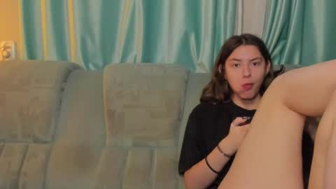 lizzi_muur online show from 12-26-24, 05:30