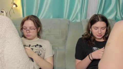 lizzi_muur online show from 12-28-24, 06:50