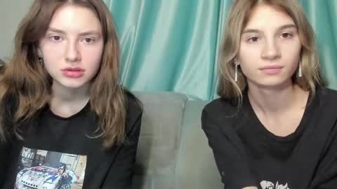 lizzi_muur online show from 01-02-25, 07:18