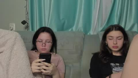 lizzi_muur online show from 01-13-25, 11:06