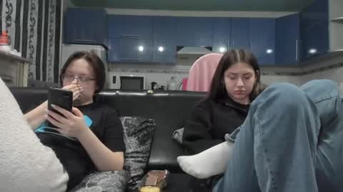 lizzi_muur online show from 02-26-25, 03:19