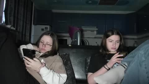 lizzi_muur online show from 03-03-25, 03:20