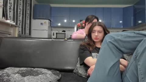 lizzi_muur online show from 03-12-25, 04:13