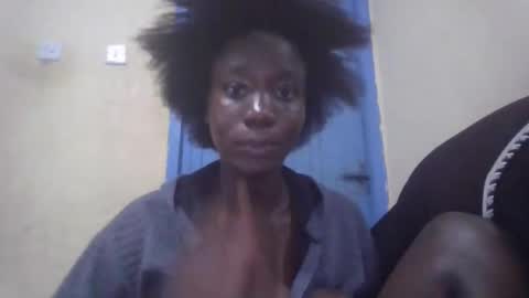 Snapshot of lizzie2020 chatting on 05-19-26, 06:58 lizzie2020 online show from 05-19-26, 06:58