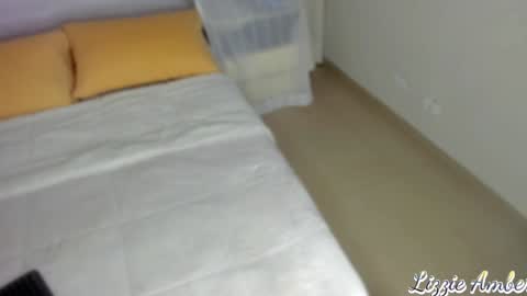 lizzieamber online show from 12-20-24, 09:21