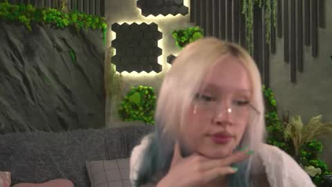 Liza online show from 05-14-26, 07:04