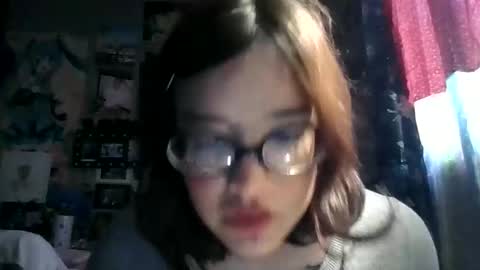 Snapshot of lizzy_bear chatting on 05-16-26, 07:23 lizzy_bear online show from 05-16-26, 07:23