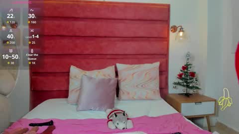 Snapshot of lizzy_joss chatting on 11-25-25, 10:43 Lizzy Joss online show from 11-25-25, 10:43