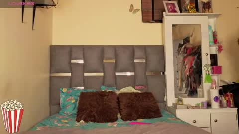 Snapshot of lizzy_joss chatting on 05-24-26, 04:34 Lizzy Joss online show from 05-24-26, 04:34