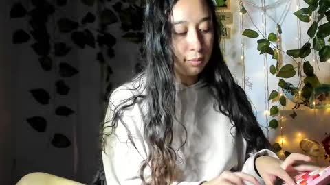 Snapshot of lizzy_kawuaii chatting on 03-01-25, 04:58 lizzy online show from 03-01-25, 04:58
