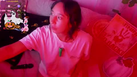 Snapshot of lizzy_kawuaii chatting on 10-12-25, 02:43 lizzy online show from 10-12-25, 02:43