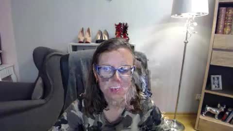 Lizzy online show from 10-08-25, 04:54