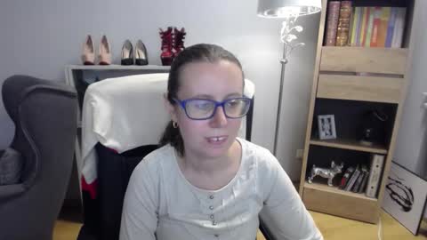 Lizzy online show from 11-05-25, 05:51