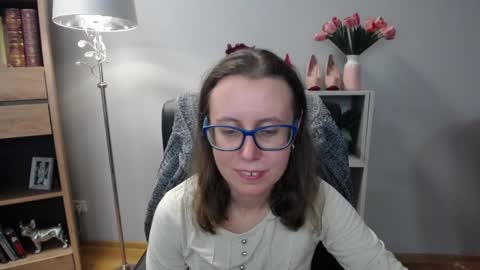 Lizzy online show from 12-22-25, 05:26