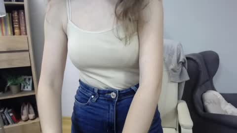 Snapshot of lizzy_sparkle chatting on 05-21-26, 05:03 Lizzy online show from 05-21-26, 05:03