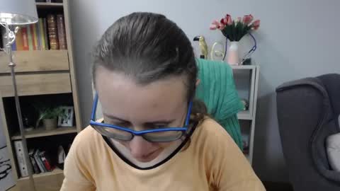 Snapshot of lizzy_sparkle chatting on 05-22-26, 04:30 Lizzy online show from 05-22-26, 04:30