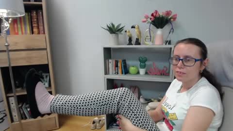 Snapshot of lizzy_sparkle chatting on 05-26-26, 04:52 Lizzy online show from 05-26-26, 04:52