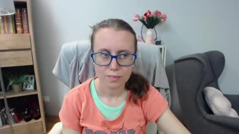 Snapshot of lizzy_sparkle chatting on 06-03-26, 04:37 Lizzy online show from 06-03-26, 04:37