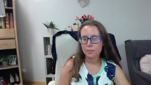 Snapshot of lizzy_sparkle chatting on 06-29-26, 10:15 Lizzy online show from 06-29-26, 10:15
