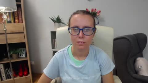 Snapshot of lizzy_sparkle chatting on 07-13-26, 04:37 Lizzy online show from 07-13-26, 04:37