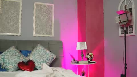 Snapshot of lizzybliss chatting on 05-19-26, 02:45 Lizzy online show from 05-19-26, 02:45
