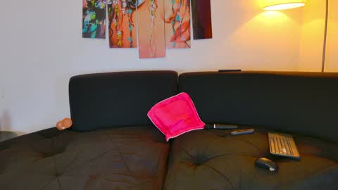 Snapshot of lizzymontana chatting on 01-26-25, 05:34 Liz  online show from 01-26-25, 05:34