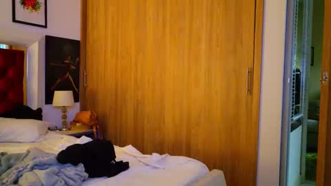 Liz  online show from 02-12-26, 11:49