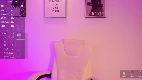 Snapshot of lizzyponcee chatting on 10-26-25, 12:33 lizzyponcee online show from 10-26-25, 12:33