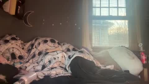 Snapshot of lizzyylovesick chatting on 02-28-25, 04:53 lizzybunny online show from 02-28-25, 04:53