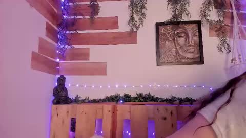 Llanna online show from 03-12-26, 05:41