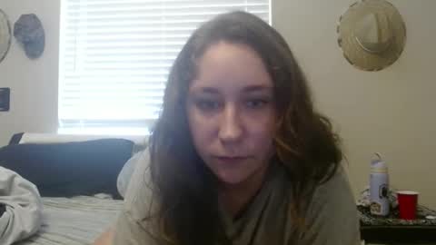 llena_de_lechee online show from 09-10-25, 03:23