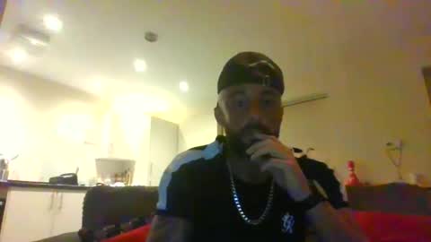 Snapshot of llleeeooonnn69 chatting on 12-18-25, 06:58 Leon online show from 12-18-25, 06:58