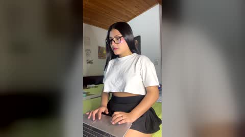 Snapshot of lnca6d chatting on 04-07-26, 03:40 launx18 online show from 04-07-26, 03:40