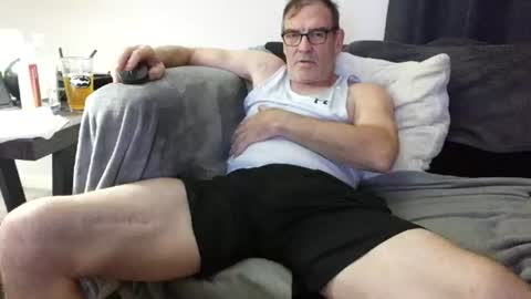 Snapshot of lngdickdaddy chatting on 06-22-26, 01:18 LongDick Daddy online show from 06-22-26, 01:18